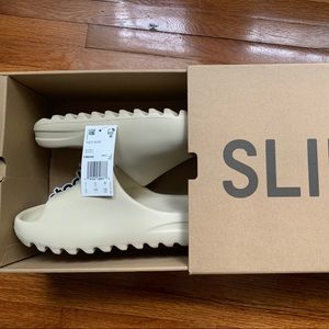 Yeezy Slides Bone Size 5, 100% Authentic